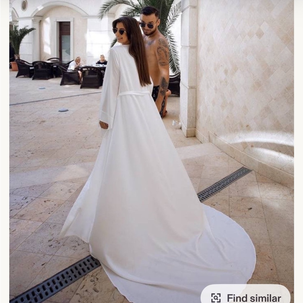Elegant White Long Bridal Dress with Train